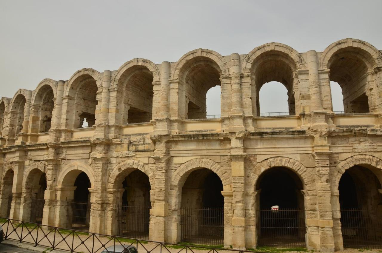Aux Pieds Des Arenes Διαμέρισμα Αρλ Εξωτερικό φωτογραφία