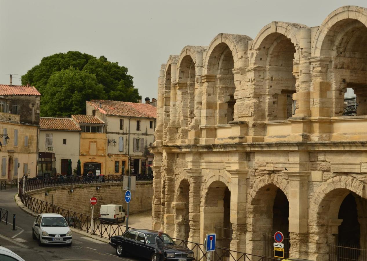 Aux Pieds Des Arenes Διαμέρισμα Αρλ Εξωτερικό φωτογραφία